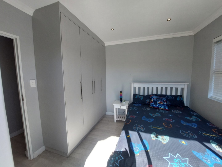 4 Bedroom Property for Sale in Hartenbos Landgoed Western Cape